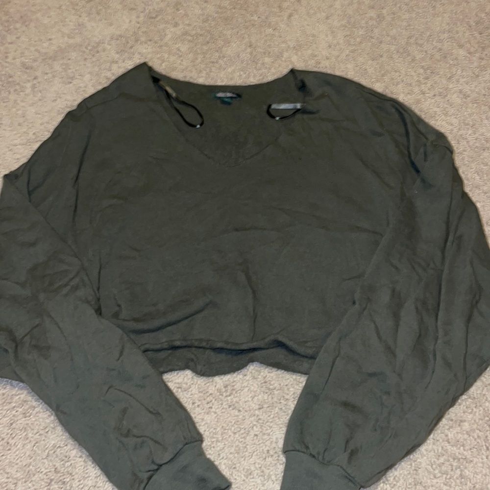 Green crop sweater